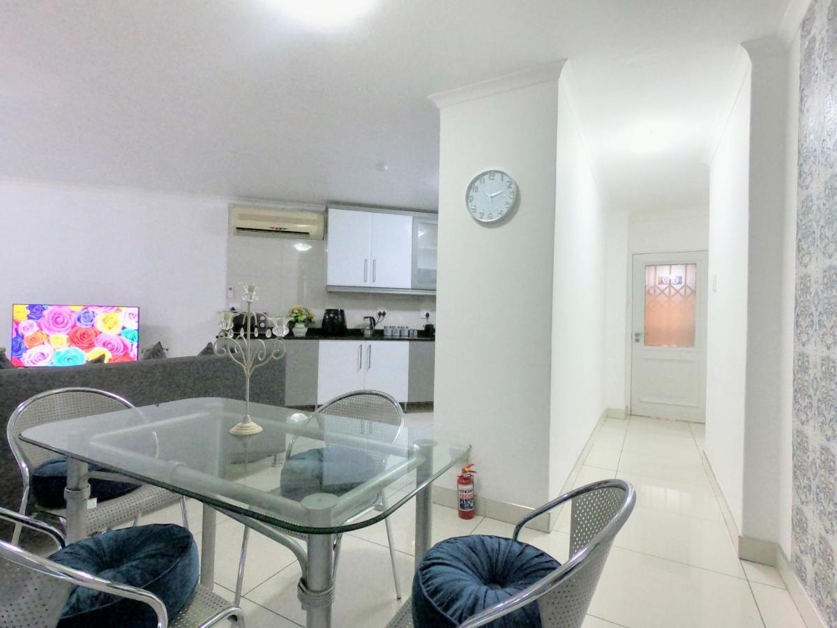Stunning 2 Bed - Rooftop Braai Area - Sunset Views Durban Exterior foto