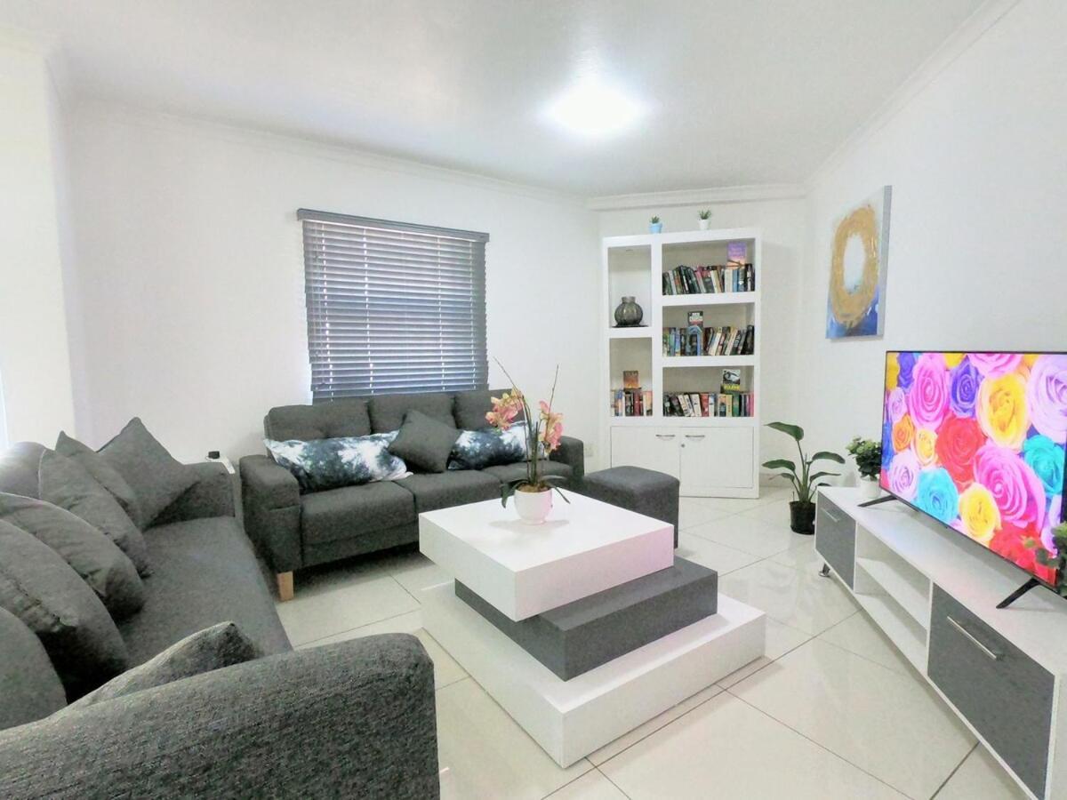 Stunning 2 Bed - Rooftop Braai Area - Sunset Views Durban Exterior foto