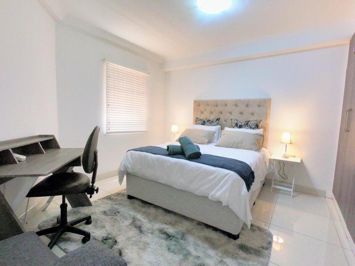 Stunning 2 Bed - Rooftop Braai Area - Sunset Views Durban Exterior foto