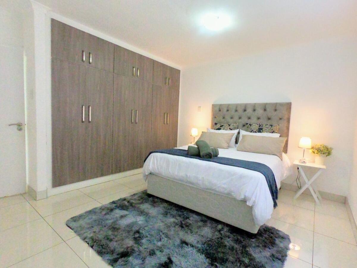 Stunning 2 Bed - Rooftop Braai Area - Sunset Views Durban Exterior foto