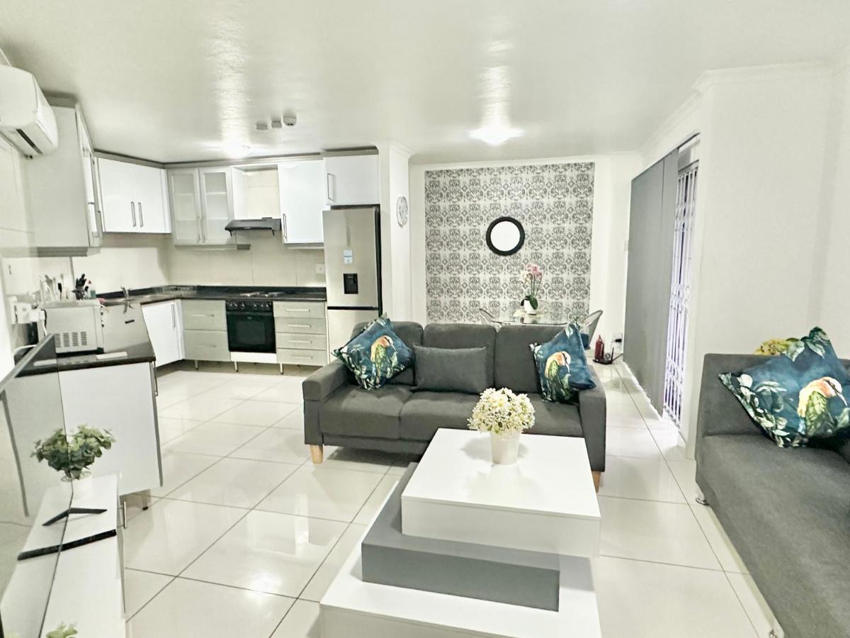 Stunning 2 Bed - Rooftop Braai Area - Sunset Views Durban Exterior foto